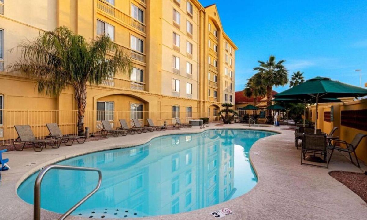 Superstition Springs Hotel | King Bed, Non- Smoking at La Quinta Inn by Wyndham Mesa Superstition Springs