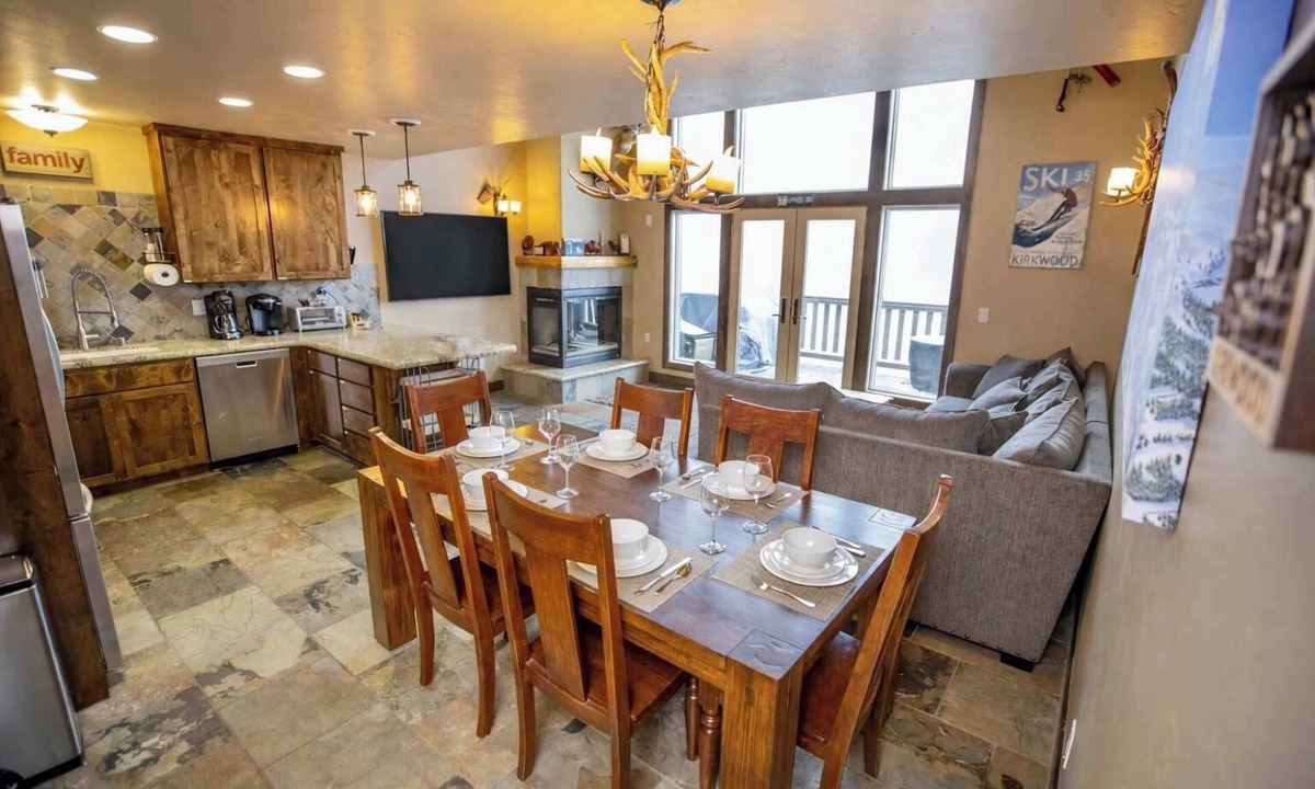 Kirkwood Cabin | Kirkwood Mountainside Cabin w/Views, Walk to Lifts