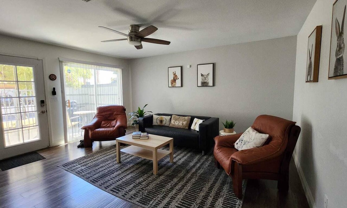 Las Vegas Condo | L - Fully remodeled and professionally decorated.