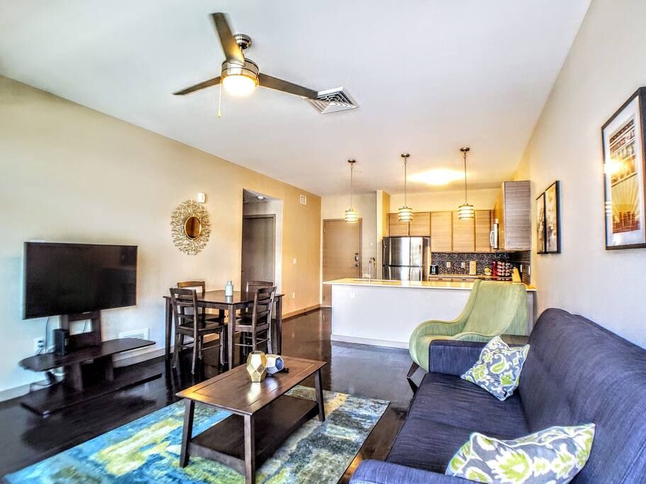 Evans Churchill Apartment | L1 | Upscale Roosevelt Row | Heated Pool | King Bd