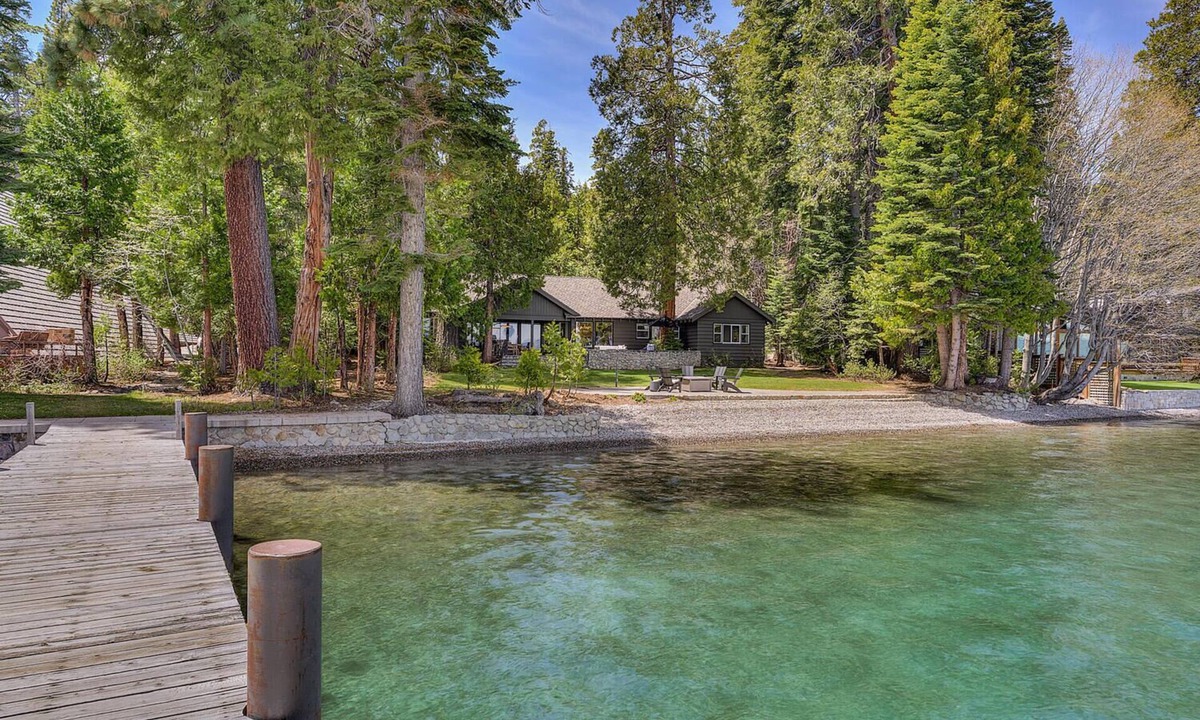 Tahoma House | La Dolce Vita – Lakefront, Buoy, Pool Table & Boathouse Deck