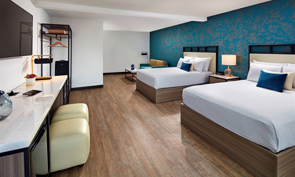 Beach Barber Tract Hotel | La Jolla Beach Retreat with Prime Location | 3 Units | Free Parking