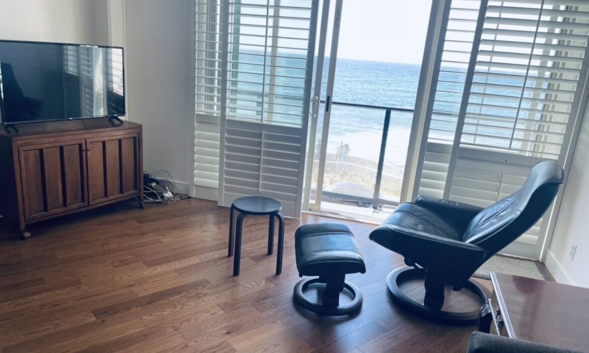 Village of La Jolla Condo | La Jolla Cove Ocean Front 2 bedroom 2 bath condo; May special 225 per nite