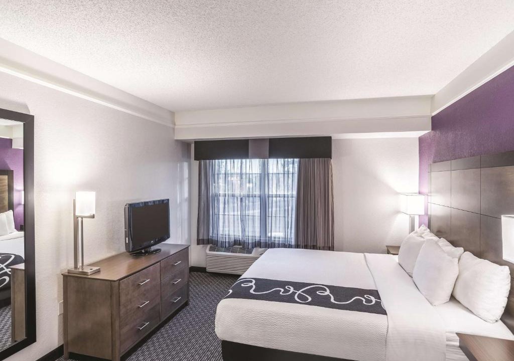 Woodlands Village Hotel | La Quinta by Wyndham Flagstaff