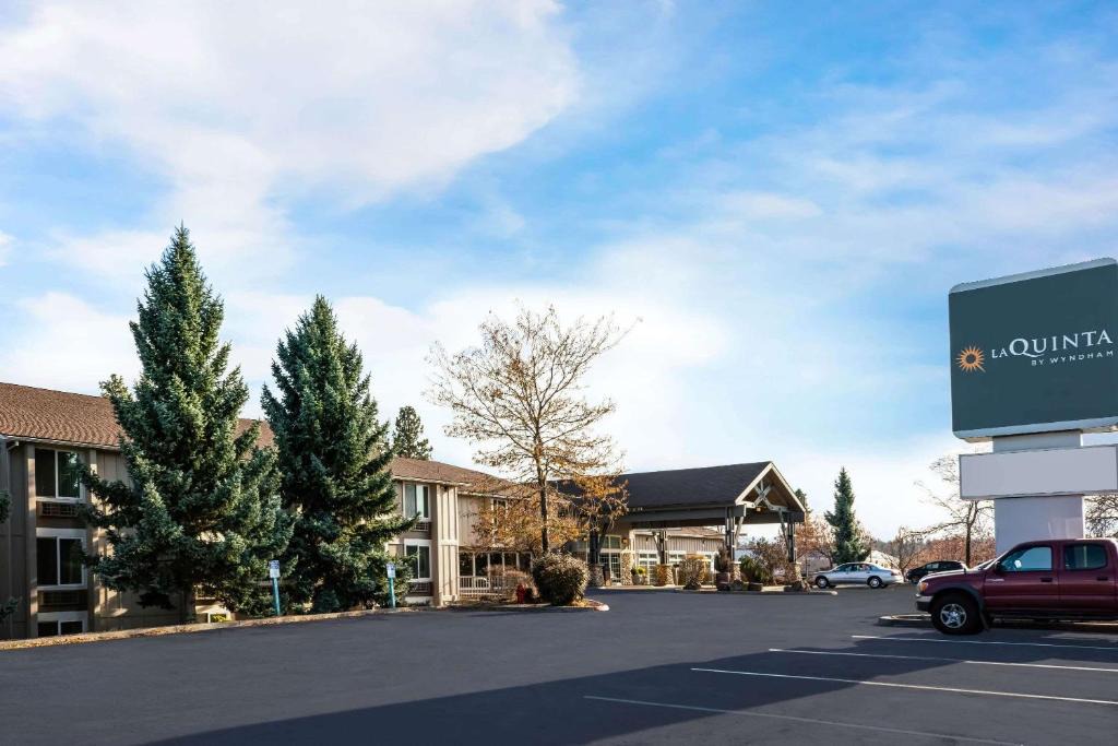 Old Farm District Hotel | La Quinta Inn by Wyndham Bend