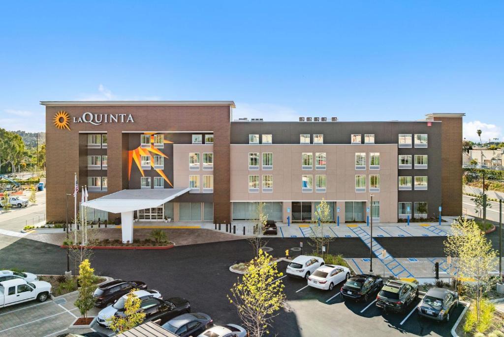 La Habra Hotel | La Quinta Inn & Suites by Wyndham La Habra