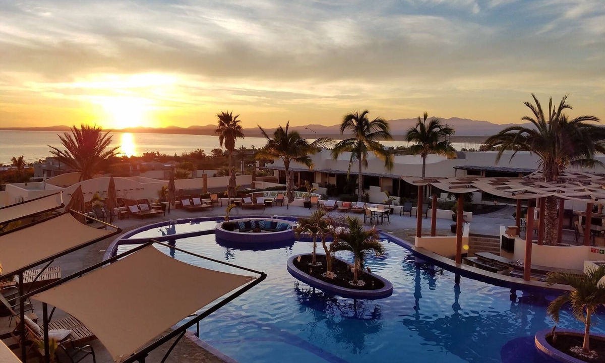 La Ventana Condo | La Ventana Penthouse 2 BR 2.5 BA Big Panoramic Living Room at Club Cerralvo