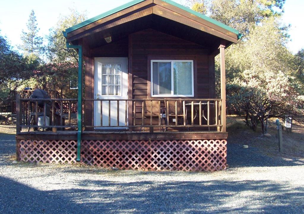Oregon House Resort | Lake of the Springs Camping Resort Cabin 4
