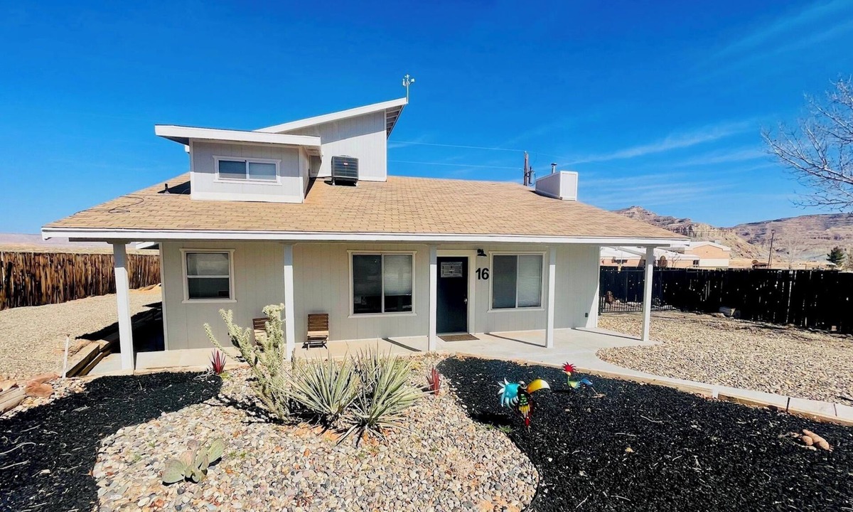 Big Water House | Lake Powell Charming 2-bedroom house with Amazing Views