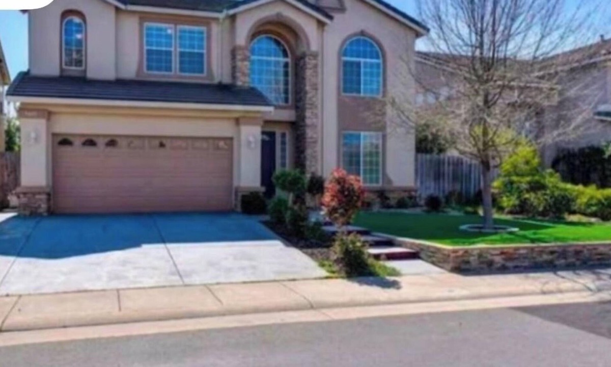 Elk Grove House | Lake view 3300 sqf house 11 beds