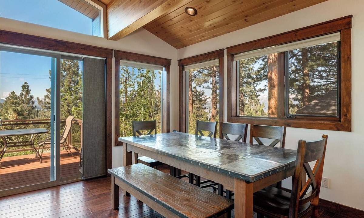 Zephyr Cove House | Lake View Stylish Timber House - South Lake Tahoe. Nevada