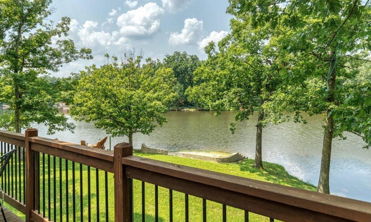 Innsbrook Ski Chalet | Lakefront A-Frame | Private Dock + Pets