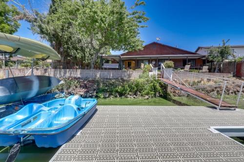Clearlake House | Lakefront California Townhome Near Wineries!