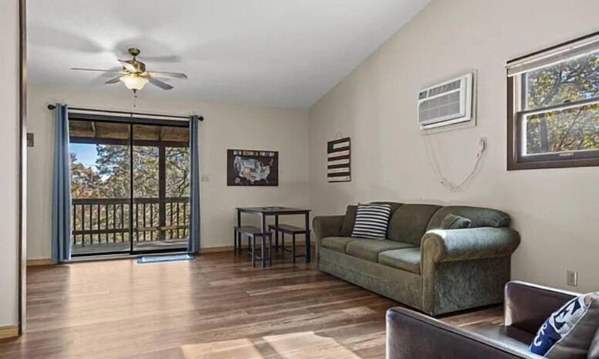 Branson West Condo | Lakefront Sleeps 28 4 Units Pool, Game Room Perfect for Large Groups