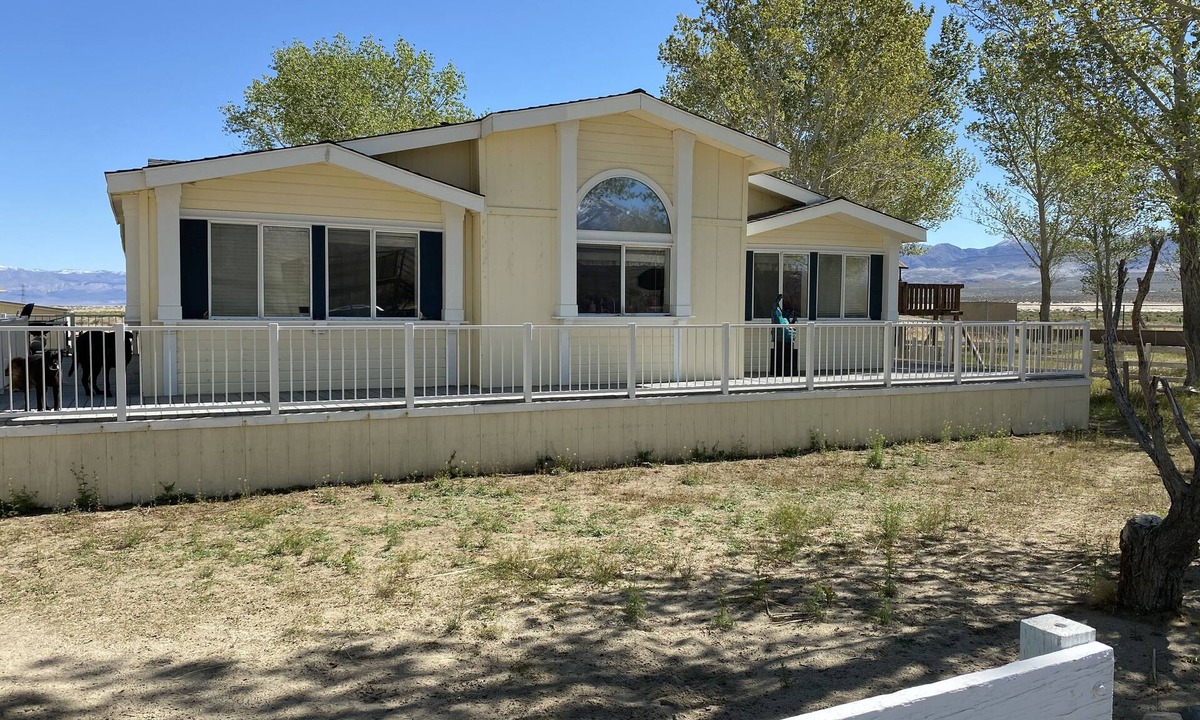 Olancha Cabin | Lakeside Cabin B in the Eastern Sierras