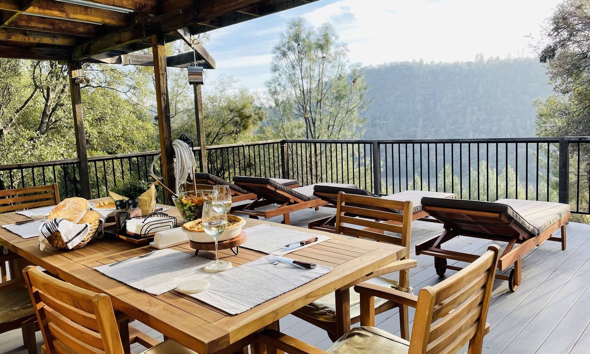 Concow House | Lakeview 4 Acres-Zipline, Playfort near Waterfalls, Hiking, Fishing