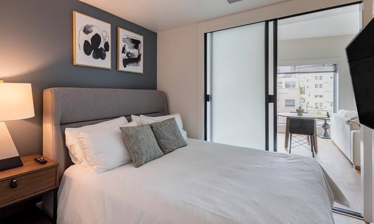 Fillmore District Apartment | Landing at Konrad on the Park - 1 Bedroom in Cathedral Hill