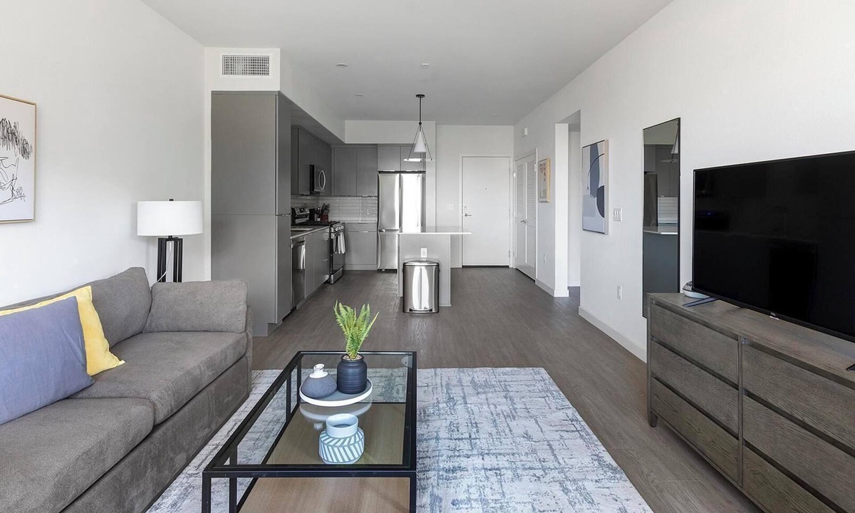Rhodes Ranch Apartment | Landing | Beautiful 1BD, Courtyard, Gym