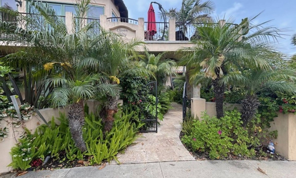 Coronado House | Large 6-bedroom home with ocean views in Coronado