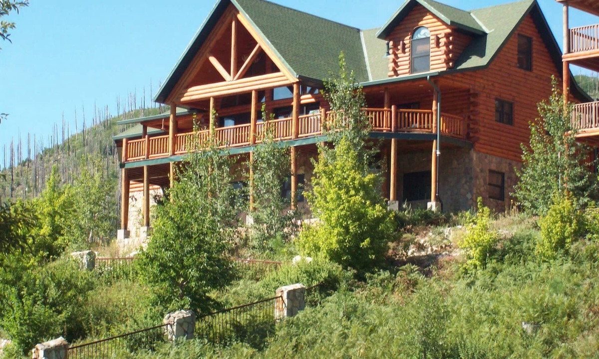 Summerhaven Cabin | Large family oriented cabin, built for easy living and people who love to cook