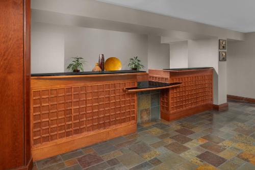 Hillsboro Hotel | Larkspur Landing Extended Stay Suites Hillsboro