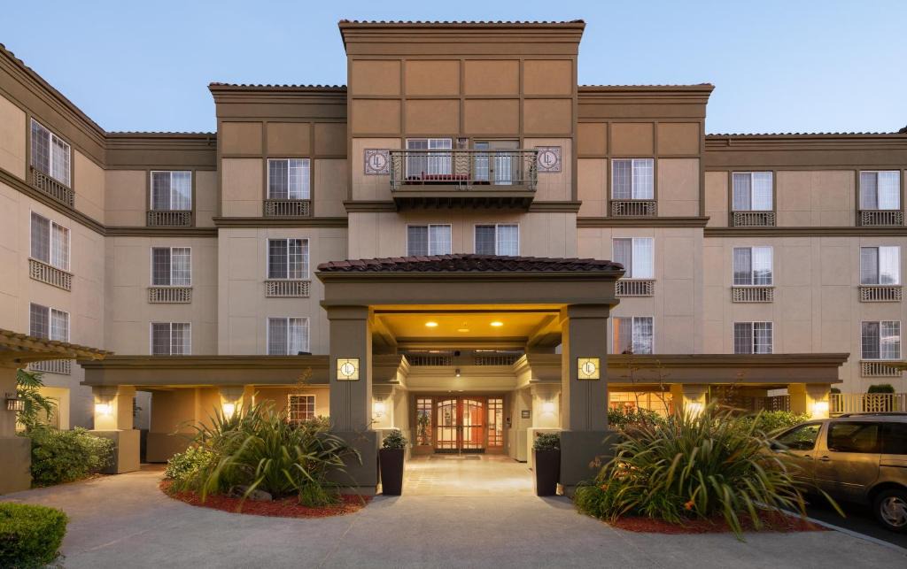 Snail Hotel | Larkspur Landing Extended Stay Suites Sunnyvale