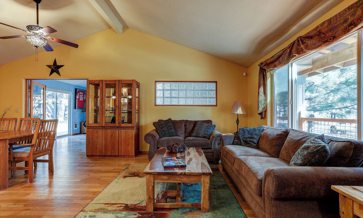 Larkspur House | Larkspur Trail - Pool Table, Gourmet Kitchen, Outdoor Living