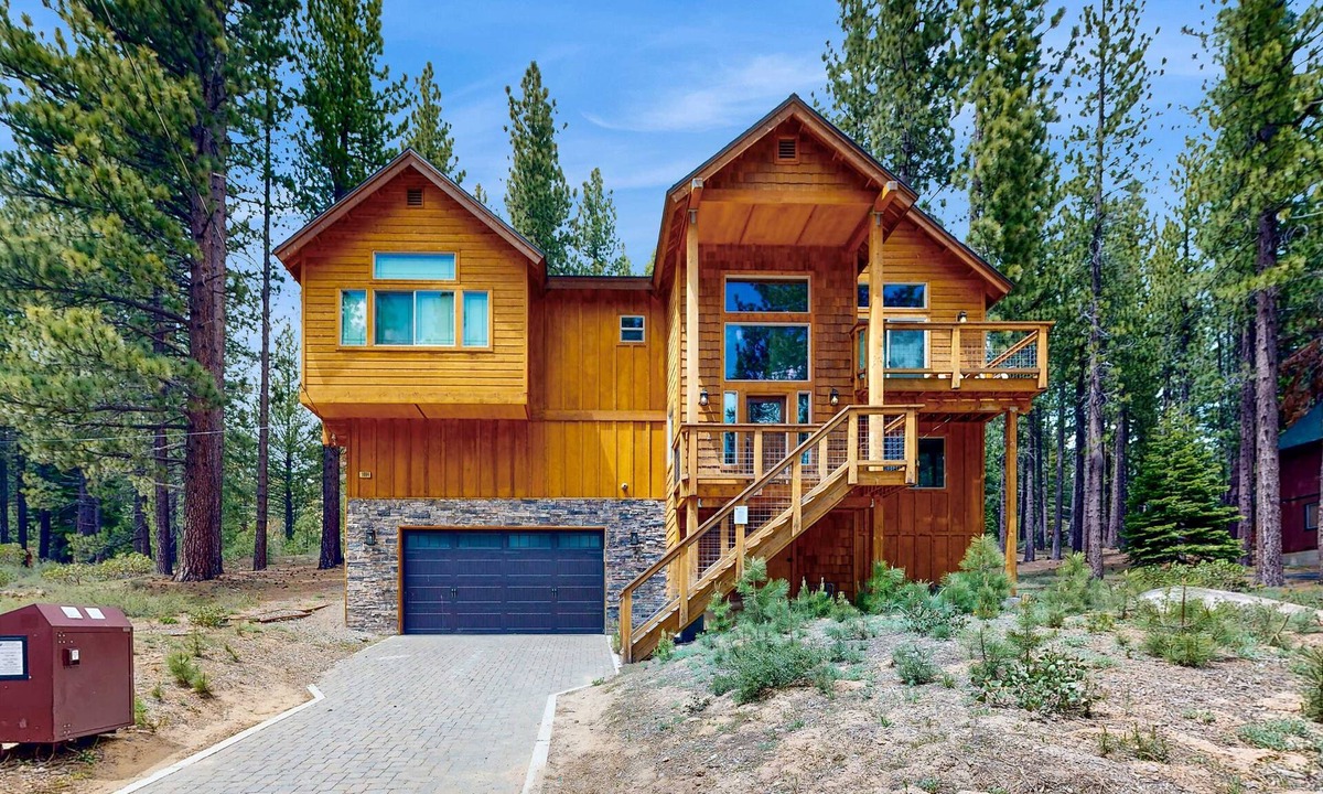 Country Club Estates House | Lavish custom home with private hot tub & 2 living areas - near slopes & lake
