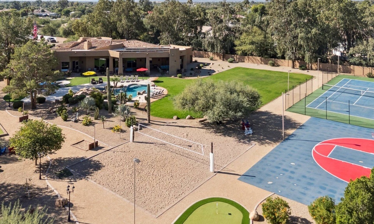 Cactus Acres House | Lavish Estate w/THREE Sport Courts & Home Theater