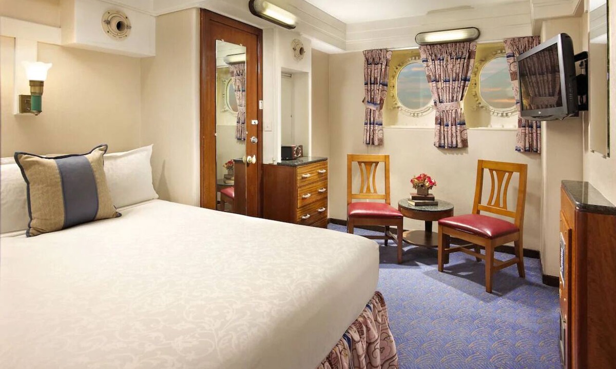 Harbor Hotel | Legendary Luxury Afloat! Near Promenade, Long Beach and Shoreline Aquatic Park