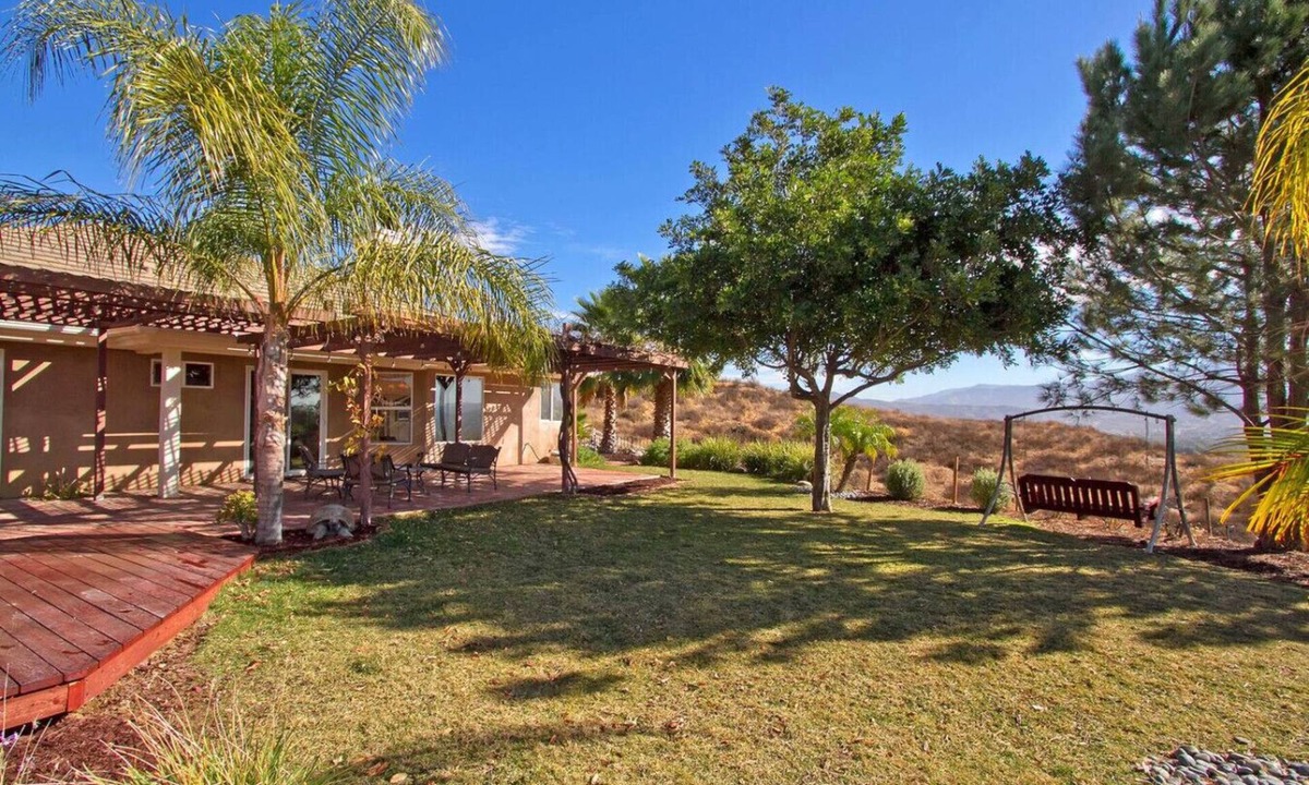 Temecula House | Linda Rosea Hill top Villa Wine Country view home