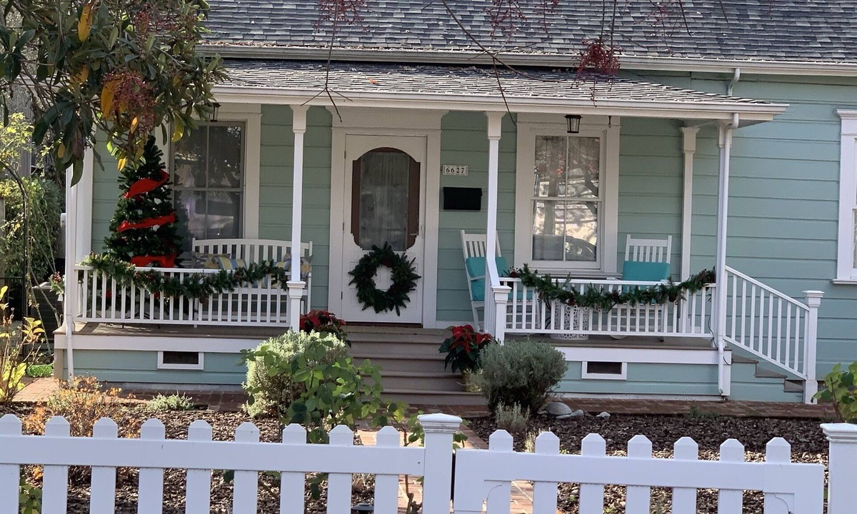 Yountville Cottage | Living the Napa dream in this ideally located Yountville cottage.