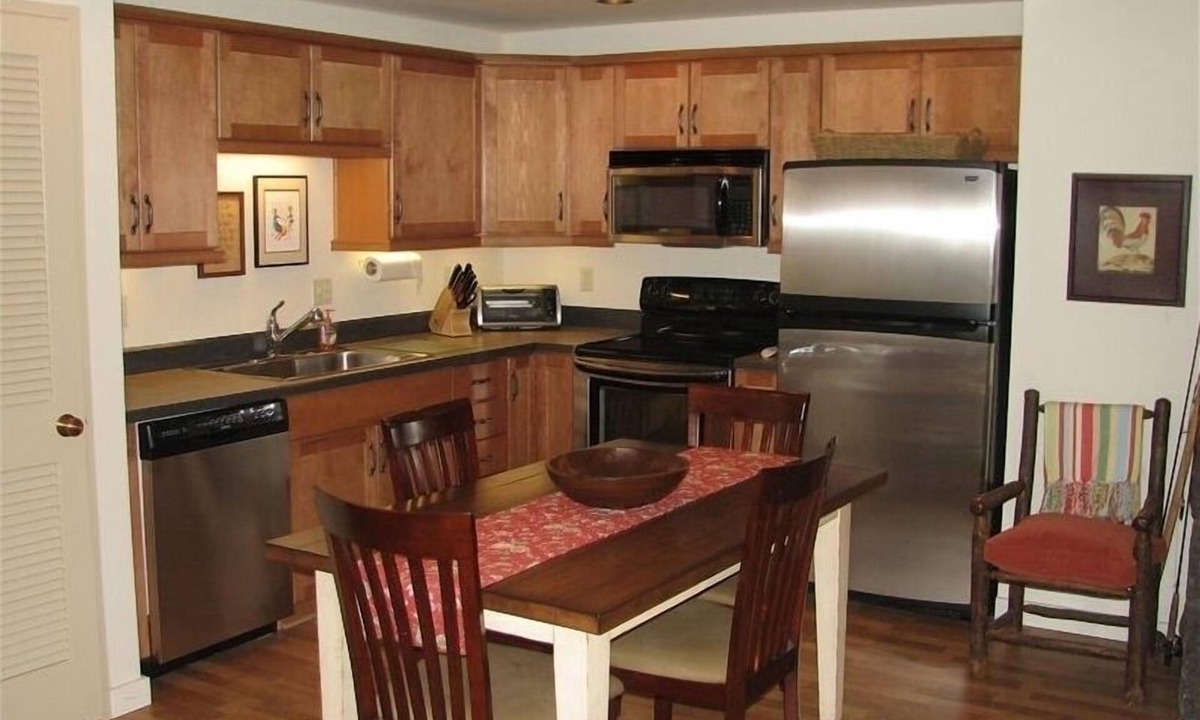 Black Butte Ranch Cabin | Located in private cul-de-sac with meadow. Rare opportunity. 3 nt min in summer