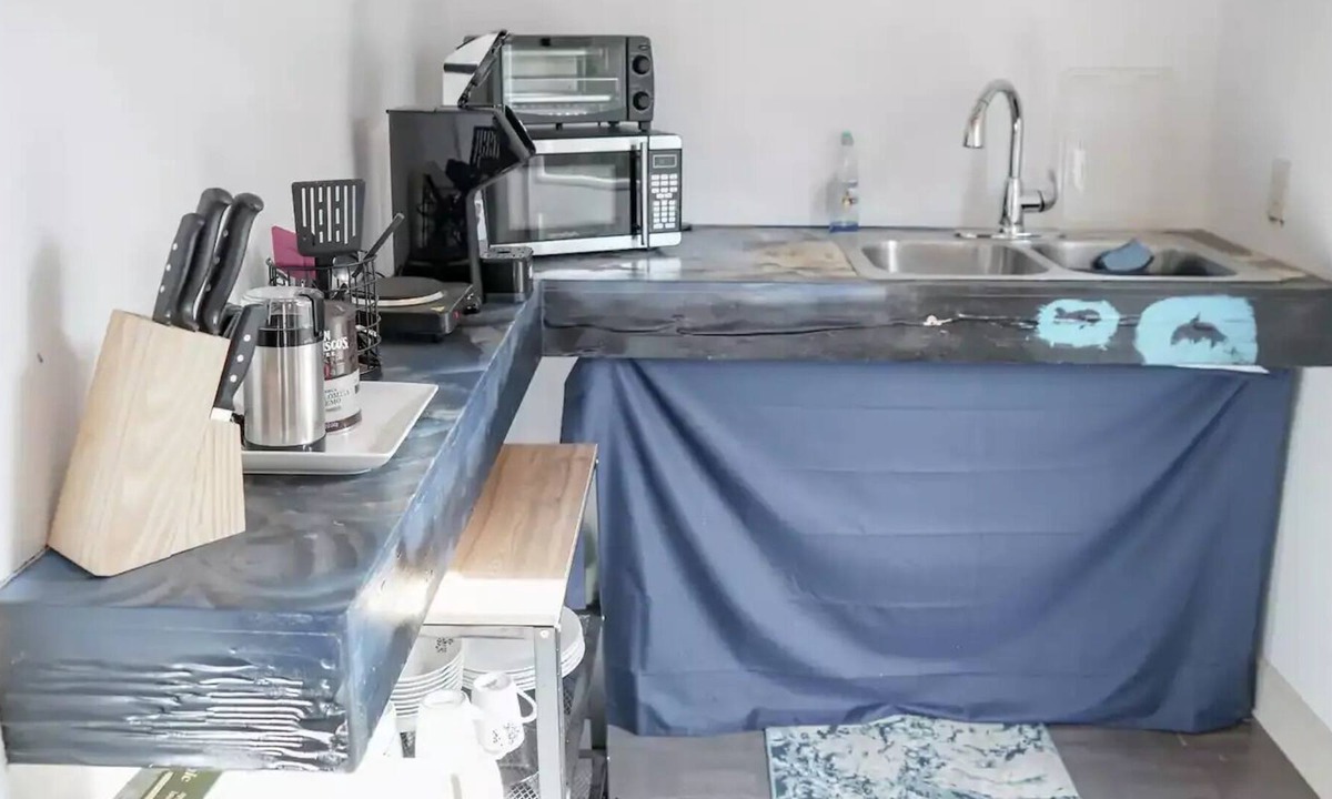 Los Gatos House | Loft tiny house near Valley, Beach, & Wine Tasting