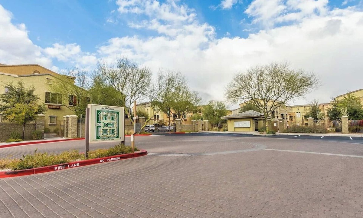 Deer Valley House | Long Term Gem in the North Phoenix Desert, near ample amenities