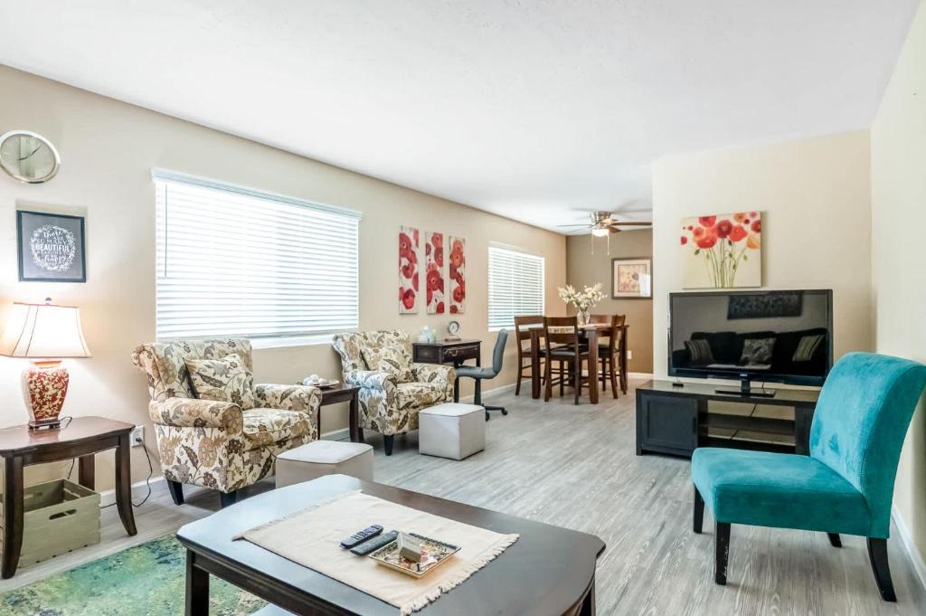 Visalia Apartment | Longer Stays for Travelers- Apt Blocks from Hospital, Downtown