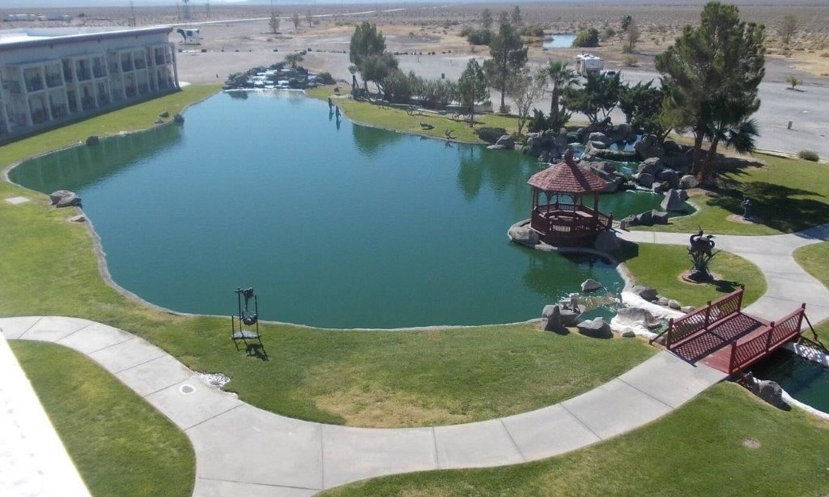 Amargosa Valley Hotel | Longstreet Inn & Casino