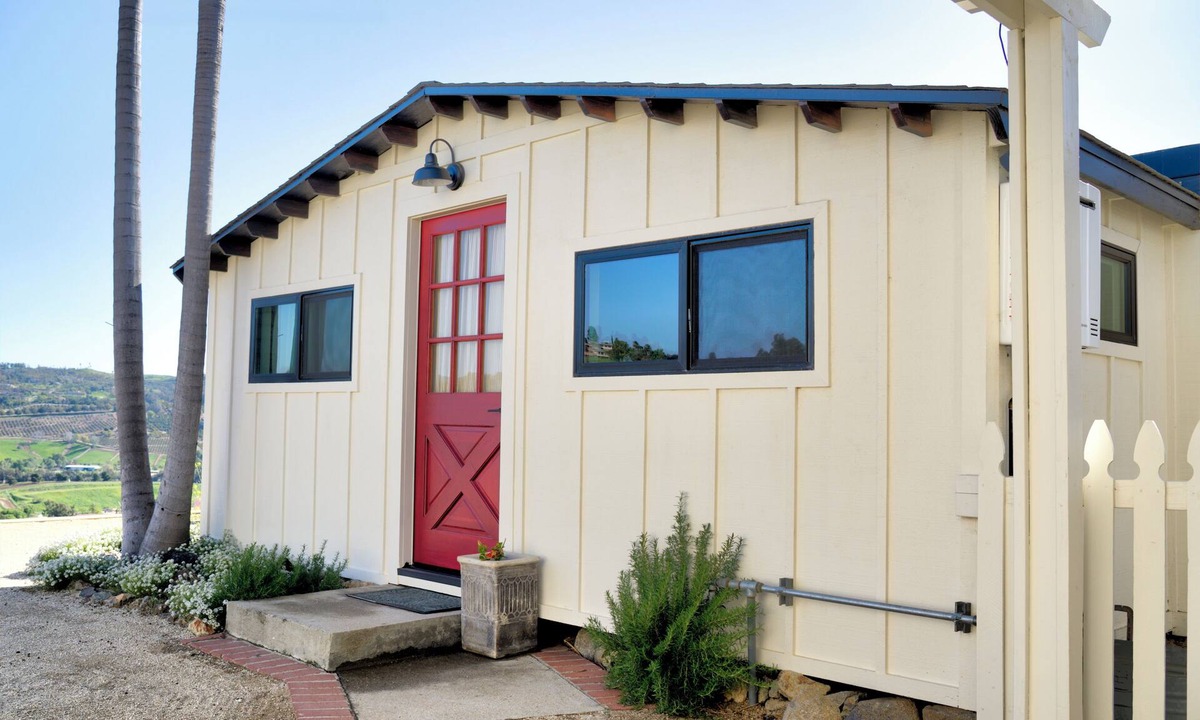 Bonsall Cottage | Longterm Stays Welcome! Charming Studio Cottage in peaceful Bonsall with Parking