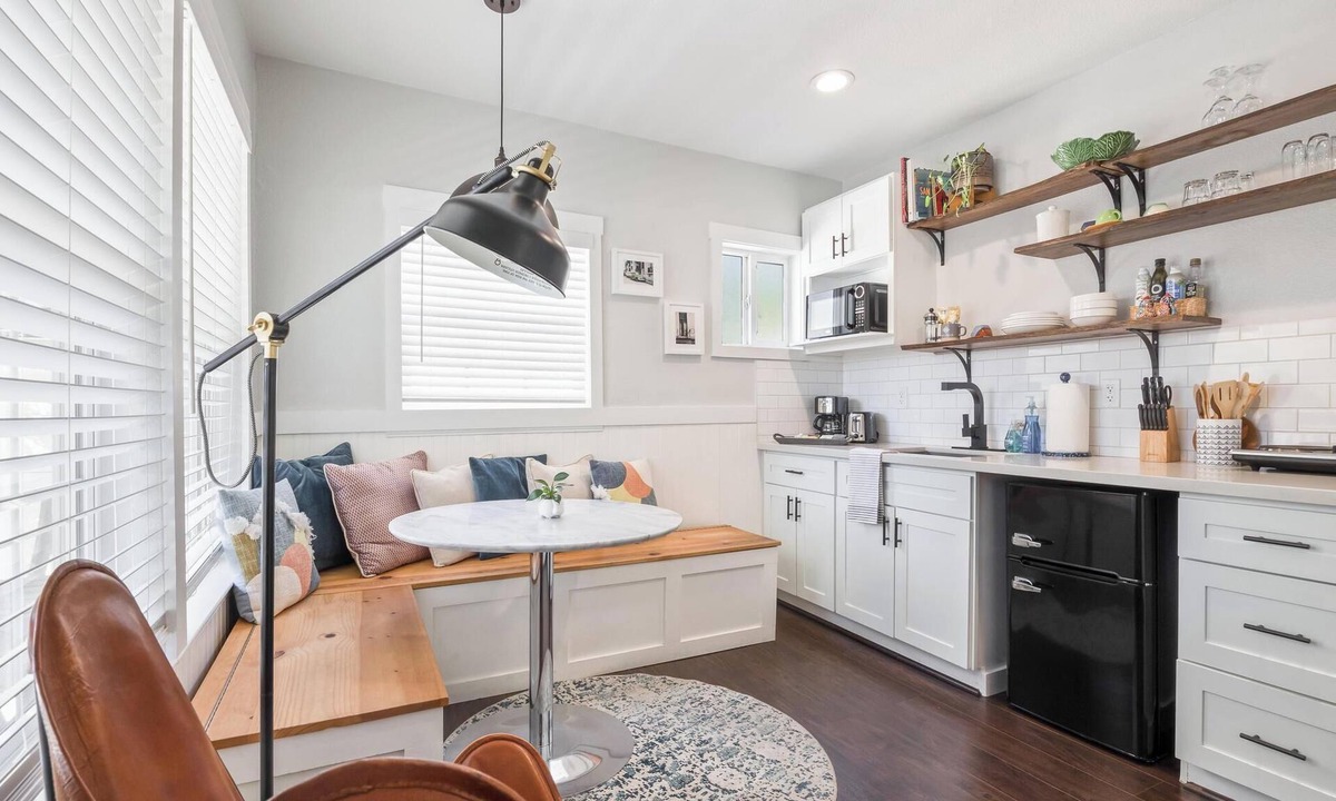 North Oak Park House | Lovely 1BR 1BA Suite by Midtown & UCD Med Center