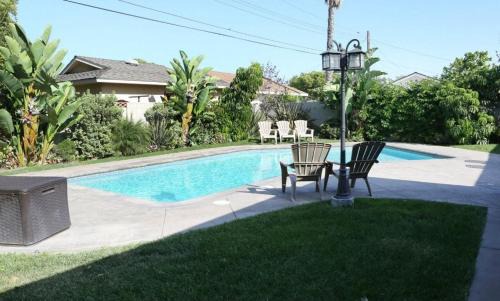 Southwest Anaheim House | Lovely Anaheim Pool Home 1 Mile to Disney