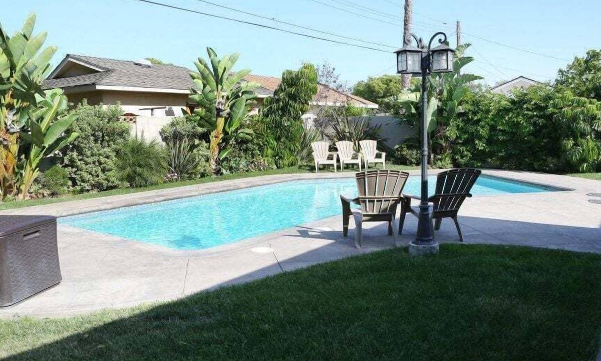 Southwest Anaheim House | Lovely Anaheim Pool Home: 2 Ensuites, 1 Mi 2Disney