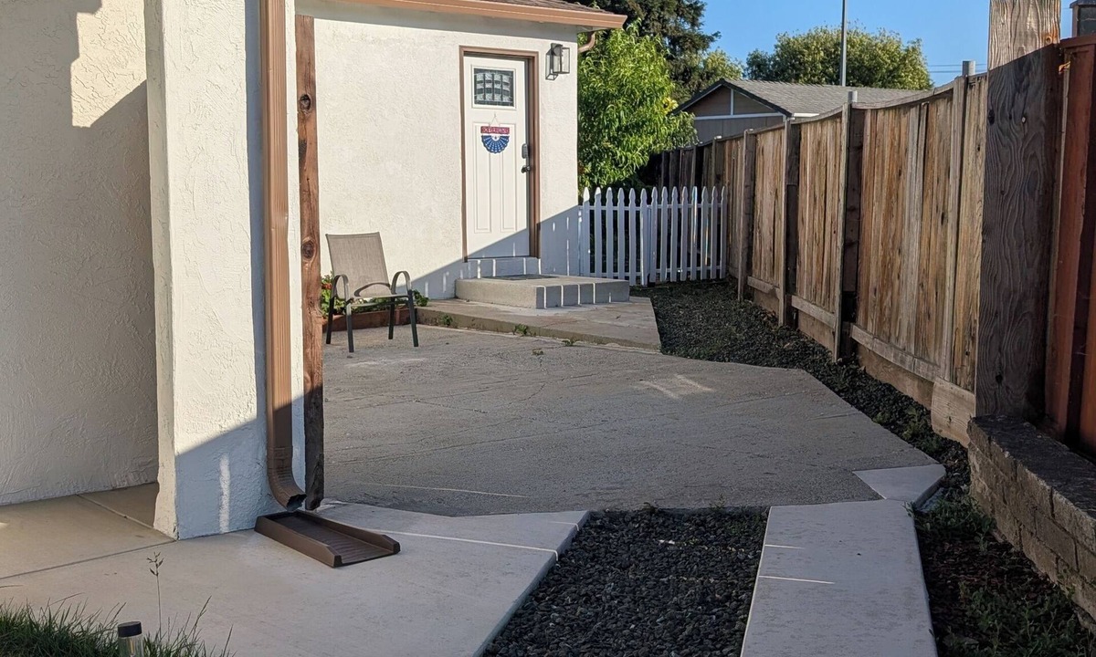 Berry Park House | Lovely Brand New Studio in San Jose with Backyard and Kitchen