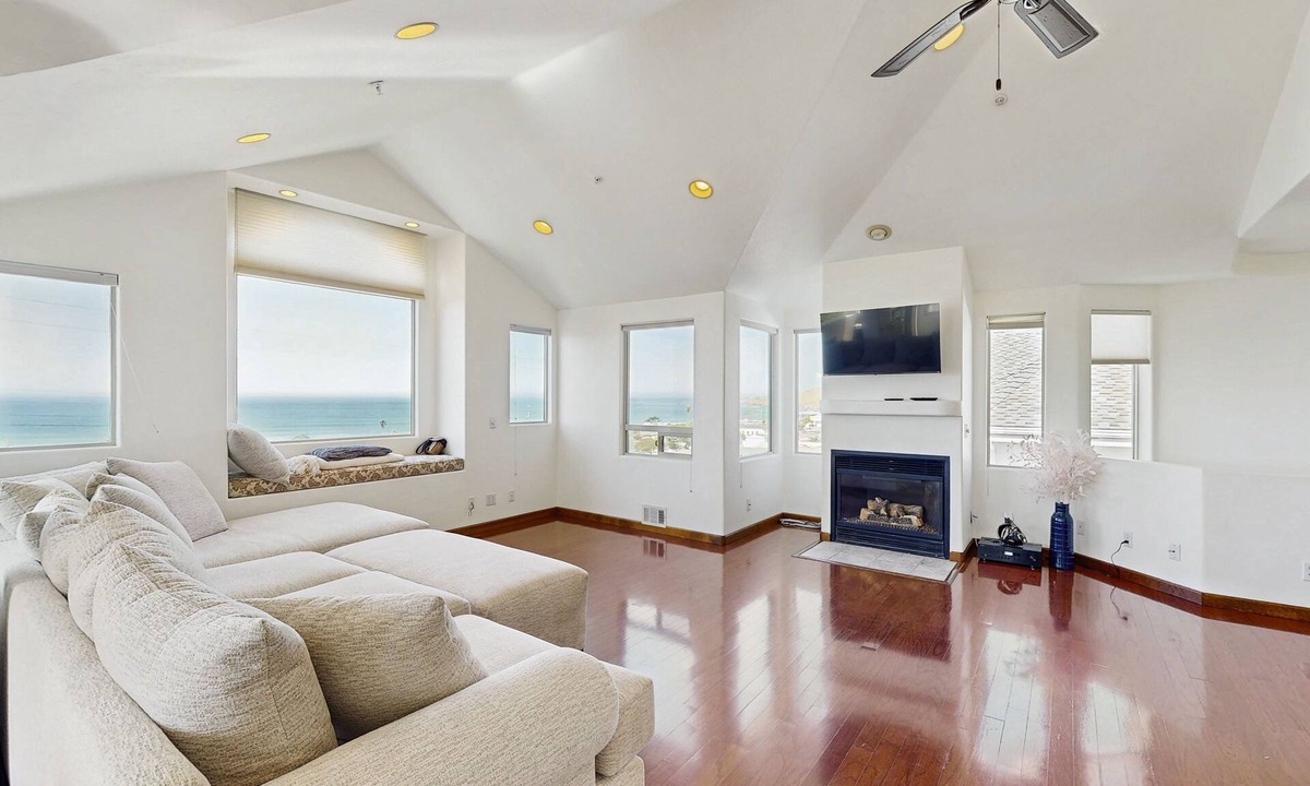 Cayucos House | Lovely House w/Beautiful Ocean Views, Grill & Jetted Tub - Walk to Beach & Town