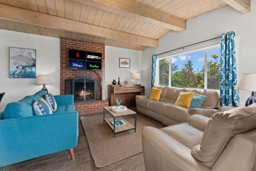 Sunset Cliffs House | LOVELY Ocean View Beach House 3BR Sleeps 9