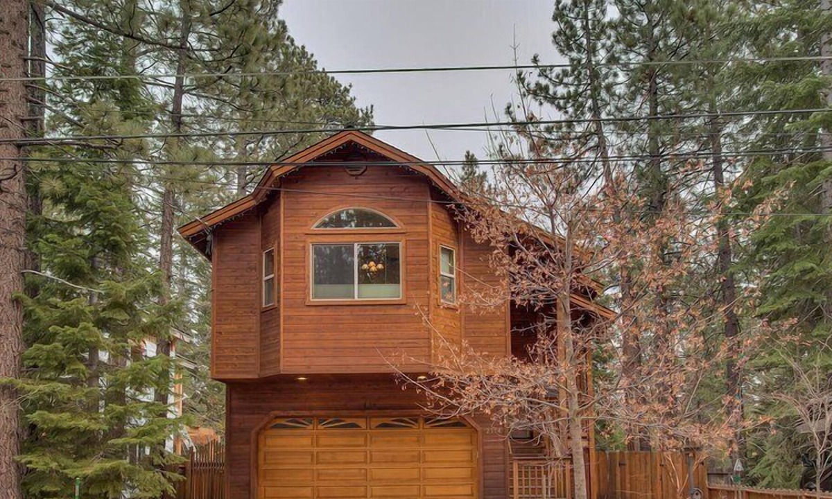 Tahoe Island House | Lukins Lodge by the Lake | Hot Tub
