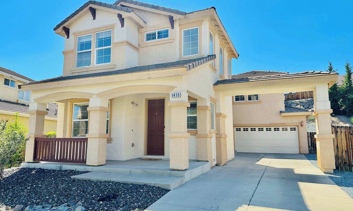 Northwest Reno House | Luminous Spacious Retreat/3Bathrooms/Sleeps 13