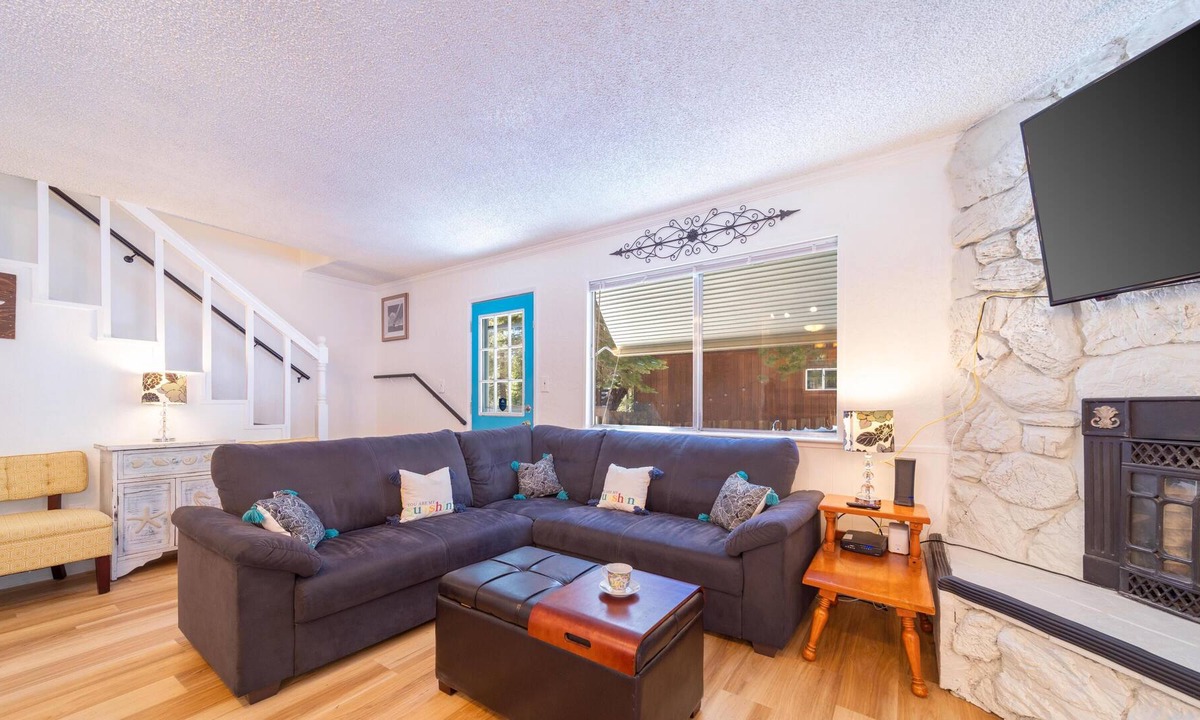 Country Club Estates House | Luna Lodge - 4BR, 2BA Close to Hike, Bike Trails
