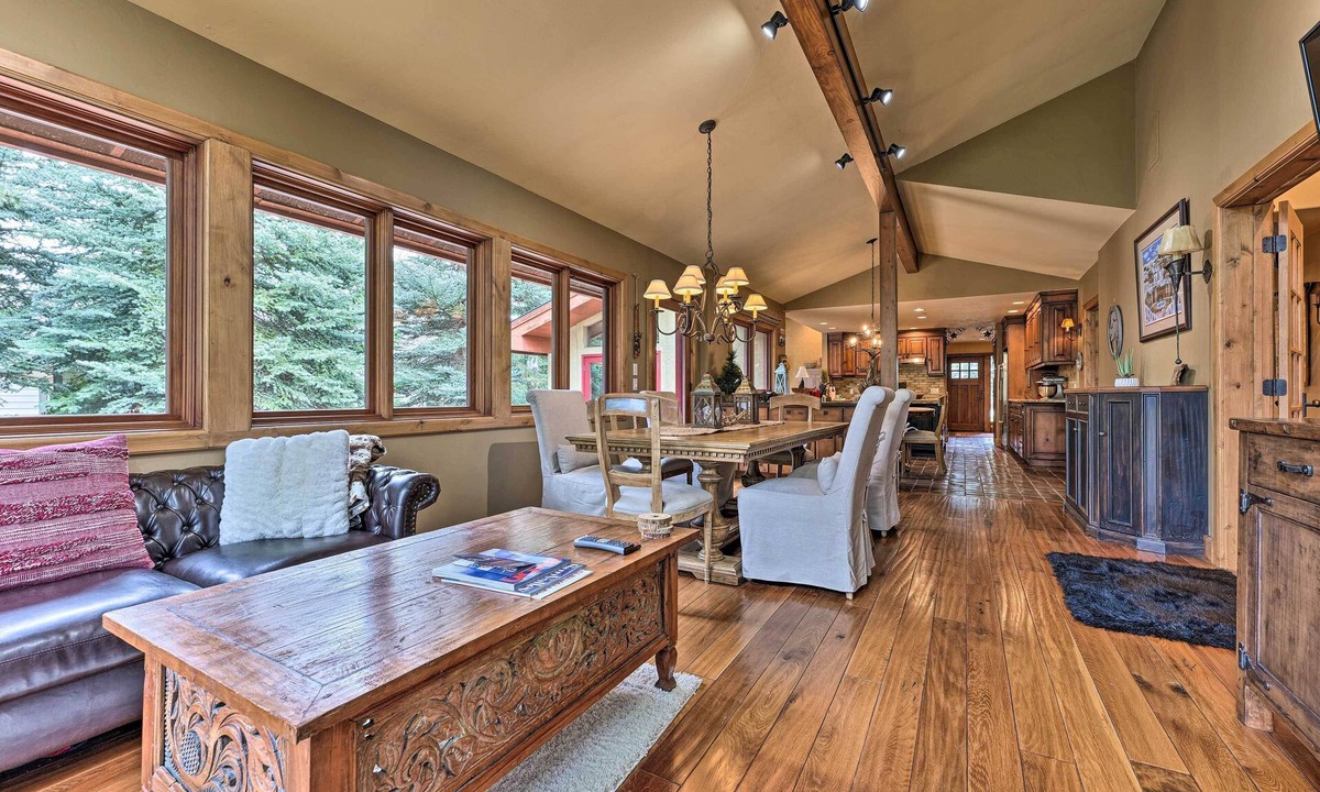 Twin Creeks Cottage | Luxe Sun Valley Retreat w/Hot Tub, 3 Mi to Resort