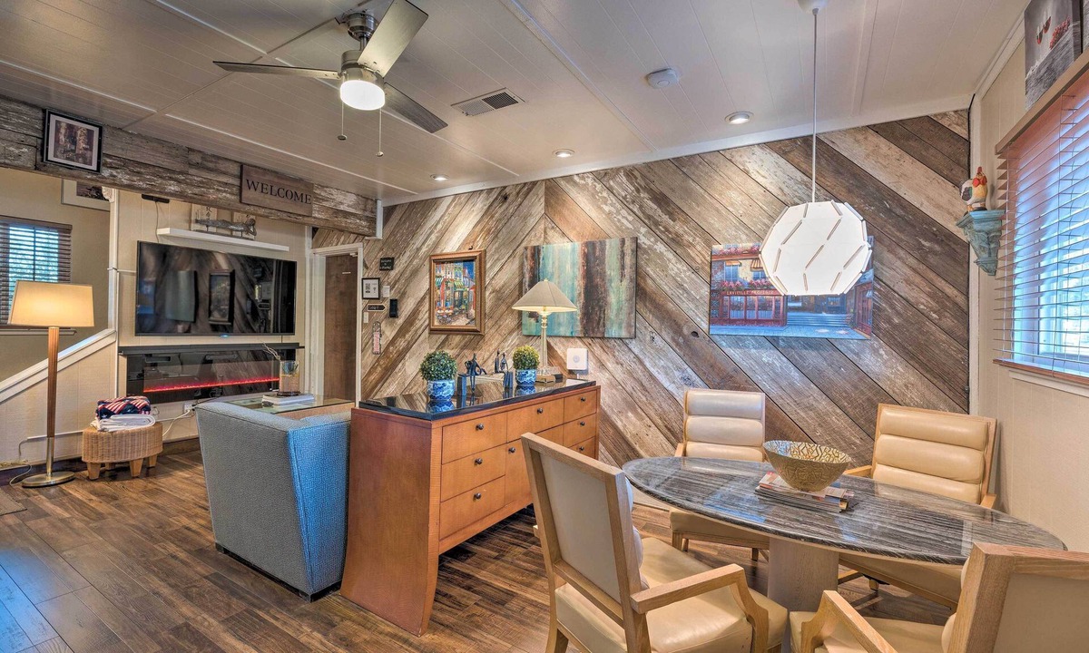 Lodi Apartment | Luxurious Downtown Lodi Apartment in Wine Country!