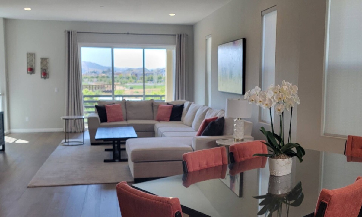 Dublin House | Luxurious New 4 BD/3.5 BA House - Near public transportation